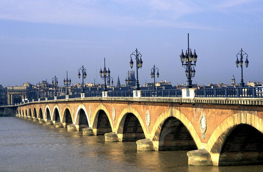 Ausone Beautiful Loft Apartment In Historical Center + Terrace And Parking Bordeaux Exterior foto