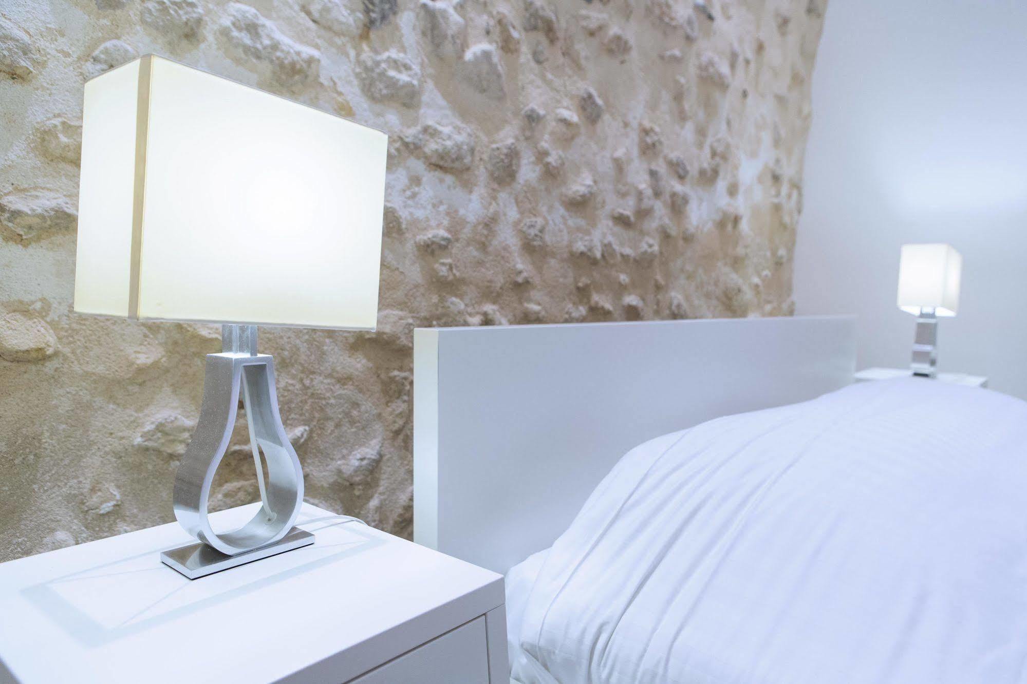 Ausone Beautiful Loft Apartment In Historical Center + Terrace And Parking Bordeaux Exterior foto