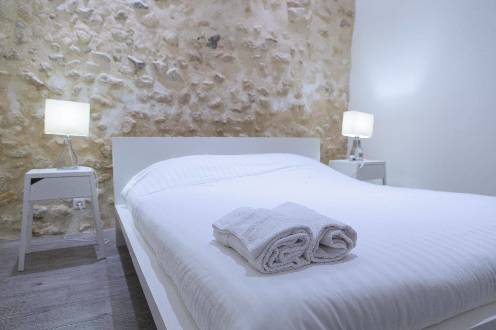 Ausone Beautiful Loft Apartment In Historical Center + Terrace And Parking Bordeaux Exterior foto